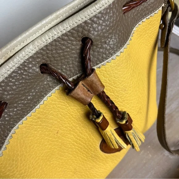 Vtg Dooney & Bourke AWL Teton Drawstring Crossbody Bucket Bag Palomino Yellow - Picture 14 of 15